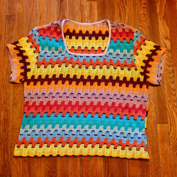 vintage Tops - 90s Knit psychedelic retro crop top babydoll style